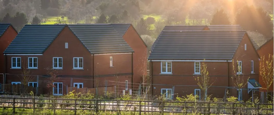 What kind of construction defects does a new build warranty cover?